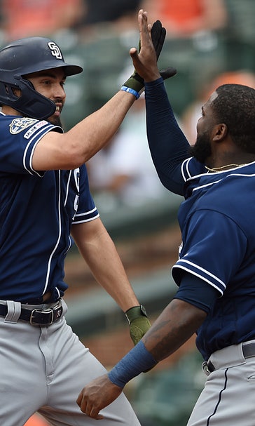 Reyes hits 2 of Padres' 5 HRs in 10-5 rout of Orioles